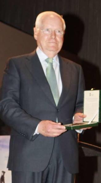 Luis Adaro Jove (p.1960) recibe hoy el premio «Gijonés del año»
